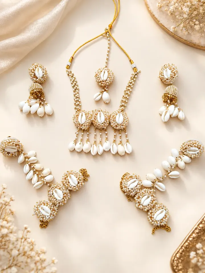 Boho-Chic Glistening Cowrie Shell Jewellery Set